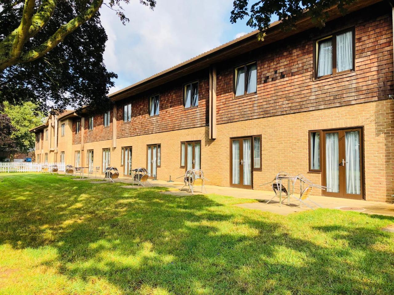 Stoneleigh Park Lodge Ashow Zewnętrze zdjęcie